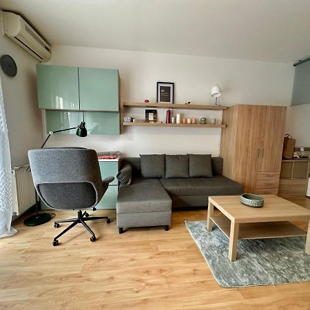 S3 Residences Ilka Studio Serviced Cozy Appartment Budapest Bagian luar foto