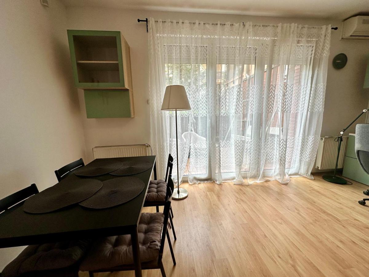 S3 Residences Ilka Studio Serviced Cozy Appartment Budapest Bagian luar foto